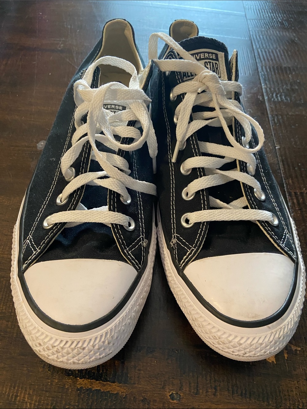 Converse men’s Black & White Low Top Sneakers men’s 12 WMN 14